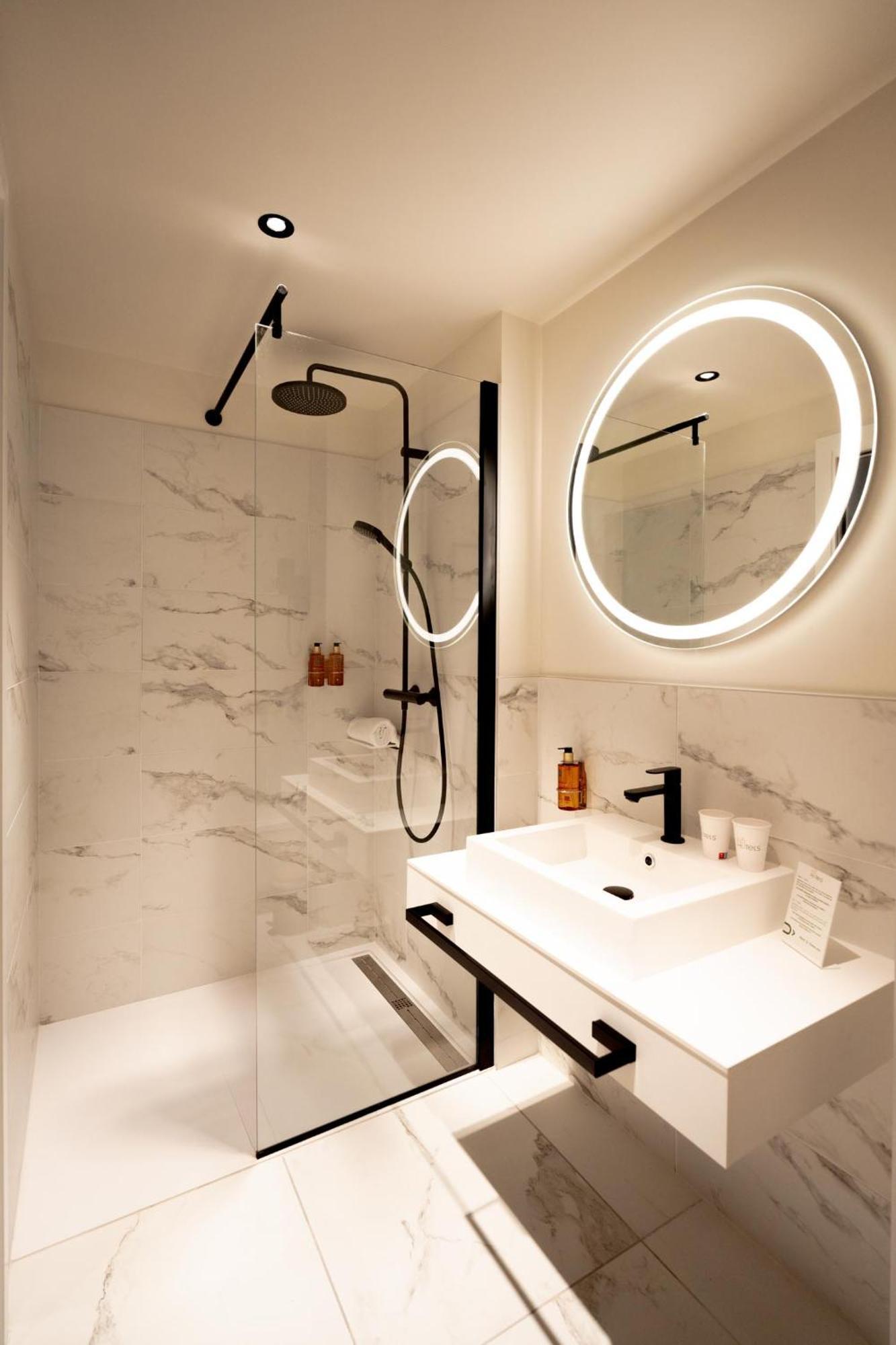 Bo Hotels Ambronay Bagian luar foto