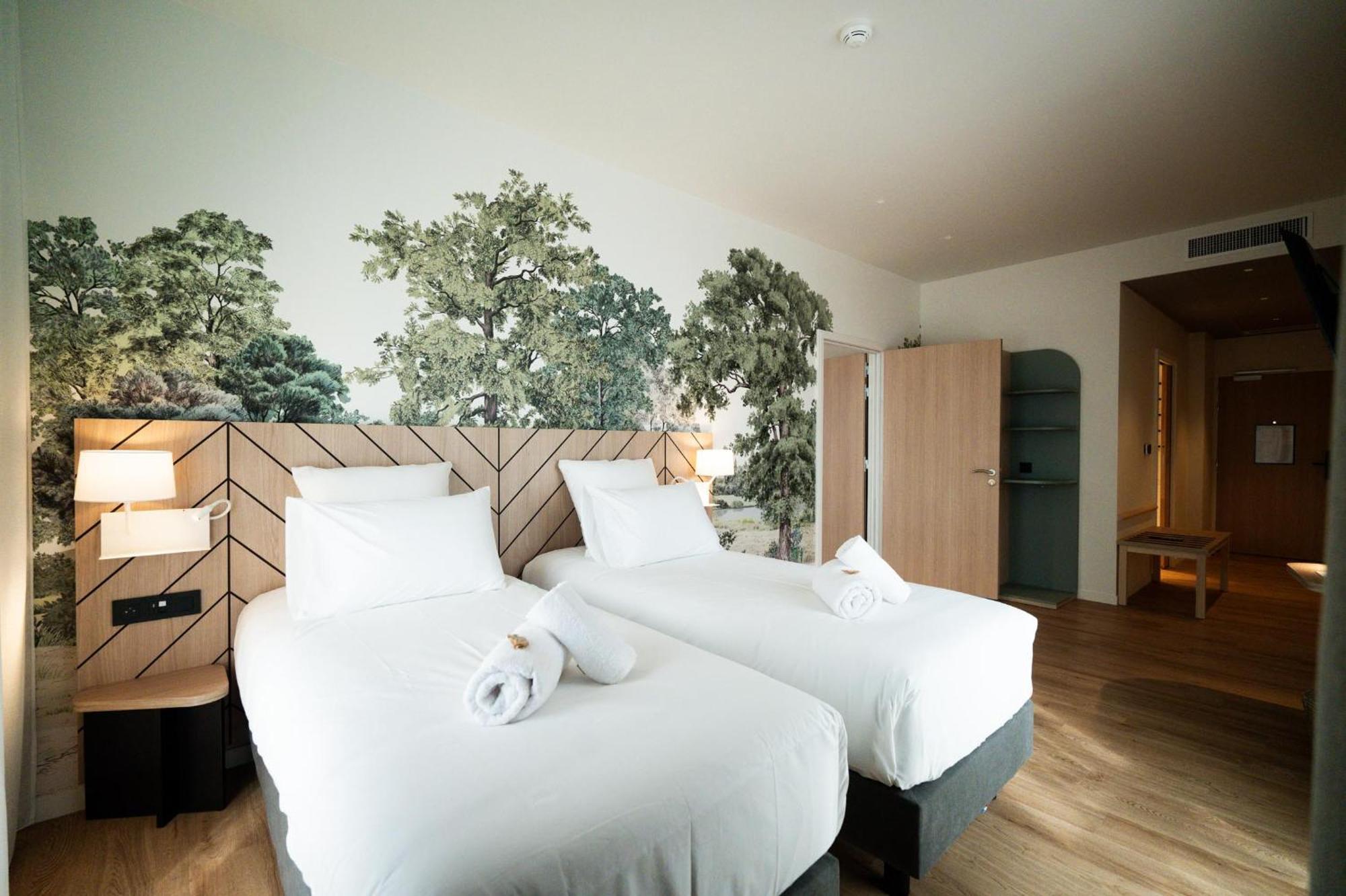 Bo Hotels Ambronay Bagian luar foto
