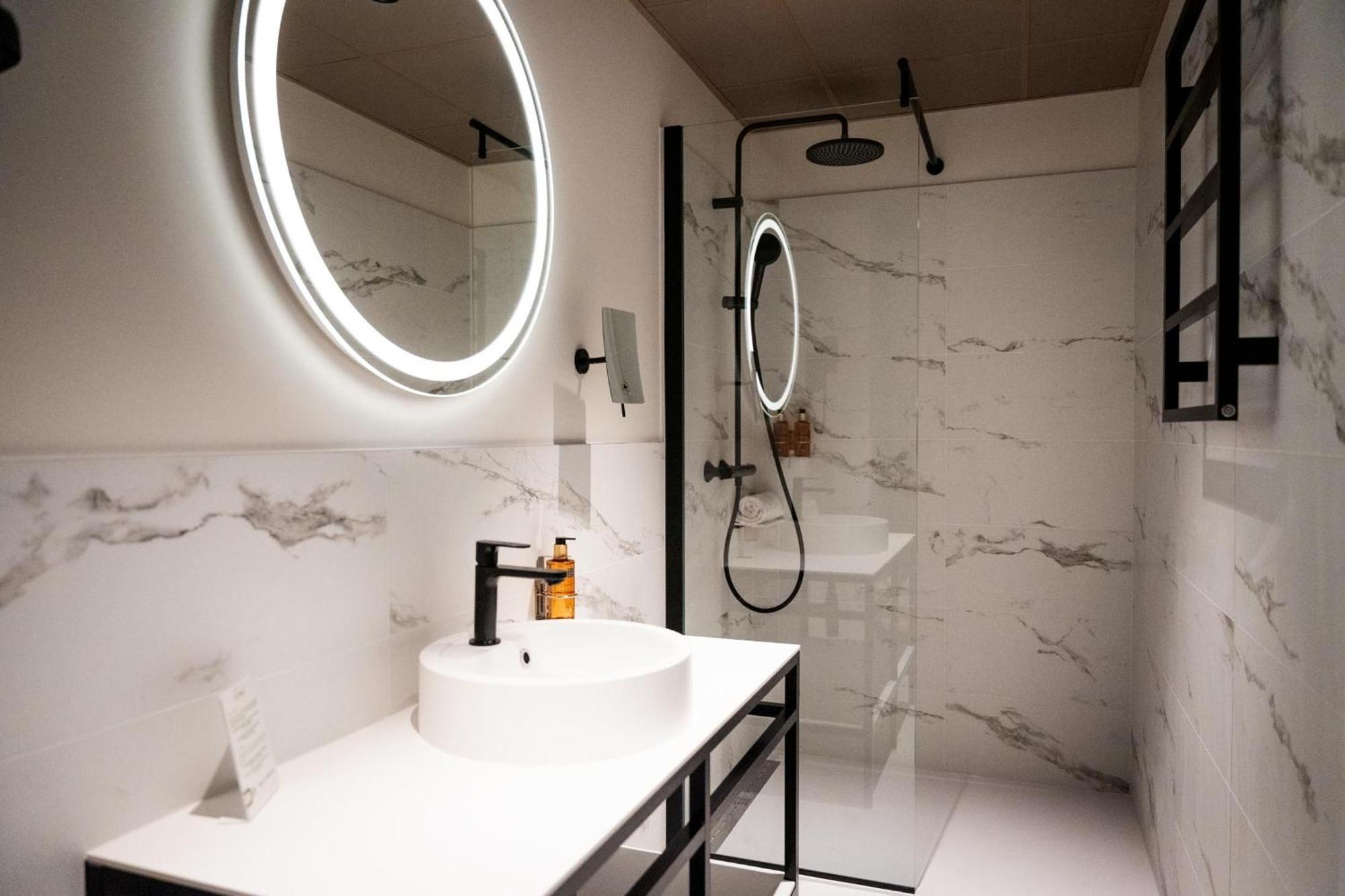 Bo Hotels Ambronay Bagian luar foto